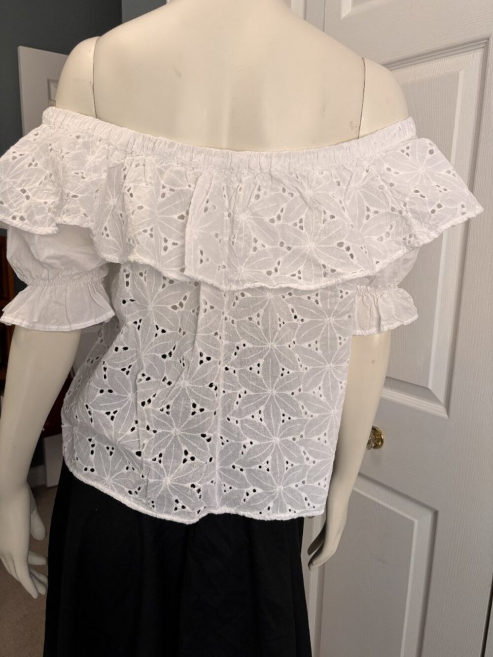 Umgee White Eyelet Off Shoulder Boho Top Medium Ruffle Sleeve Blouse - Picture 2 of 6